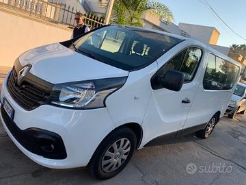 Renault trafic 9 posti