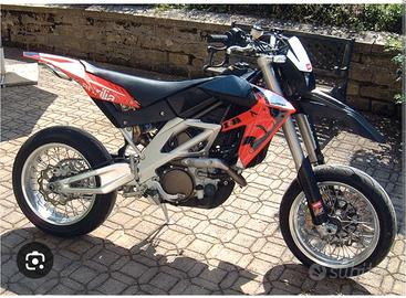 Aprilia sxv 550 super mortard