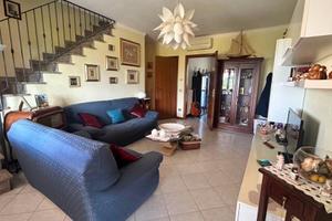 Villetta a schiera di 136 m² con 4 locali e box au
