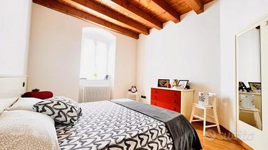 Bilocale con balcone per periodi da 1 a 6 mesi