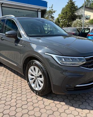 Volkswagen Tiguan 2.0 TDI SCR Life OK NEOPATENTATI