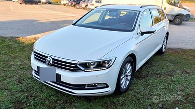 Volkswagen Passat variant 2.0 TDI 150 CV DSG-2019