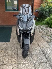 Scooter XMAX