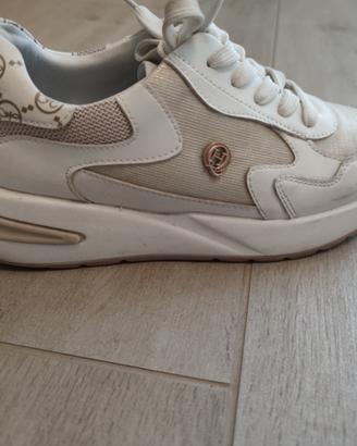 Sneakers Queen Helena bianche e beige