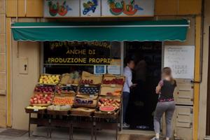 Attività commerciale di frutta e verdura