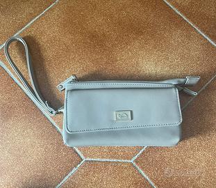 portafoglio pochette con laccetto da polso