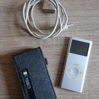 Apple IPod con custodia e cavo