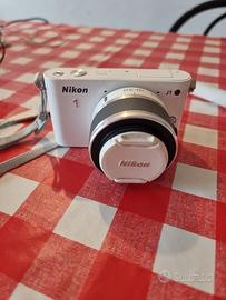 Nikon j1 + obiettivo Nikkor 10-30