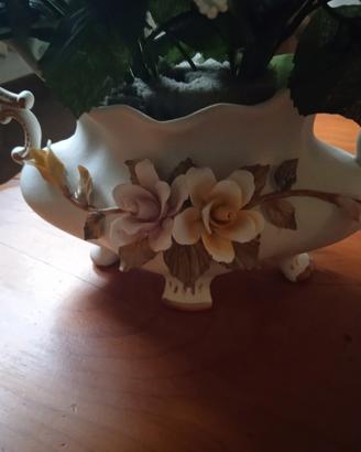 vaso con fiori finti