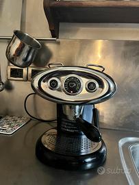 Macchina illy iperespresso capsule