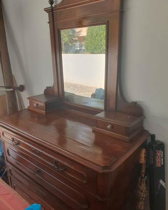 Comò antico in legno massello 