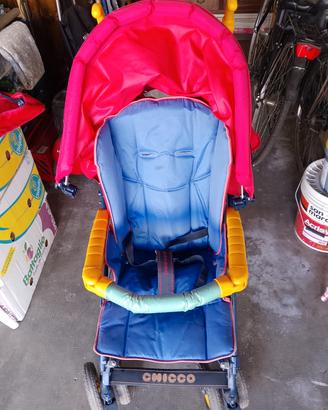 passeggino marca chicco.