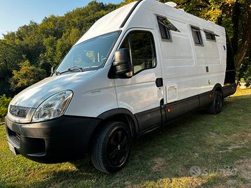 Furgone camperizzato Iveco Daily
