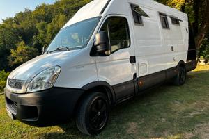 Furgone camperizzato Iveco Daily