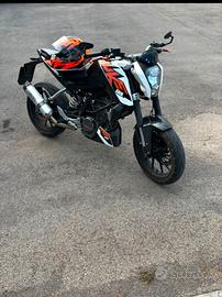 Duke 125 ABS  naked