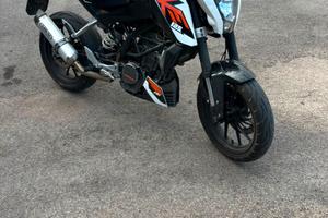 Duke 125 ABS  naked