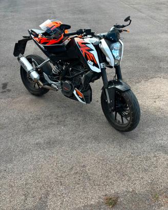 Duke 125 ABS  naked
