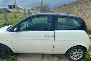 Lancia Ypsilon Momodesign 1.3 con tettuccio