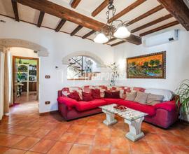 Casa indipendente di ampie metrature su più livell