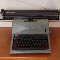 Macchina da scrivere Olivetti diaspron lettera 82 