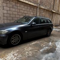 Bmw320d colore grigio