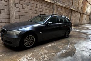 Bmw320d colore grigio