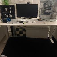 Scrivania regolabile in altezza