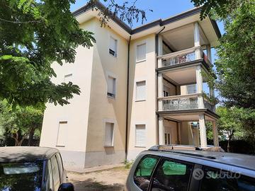 Appartamento con Terrazzo Abitabile e Posto Auto