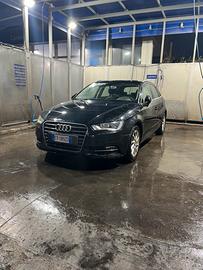 Audi A3 1.6 TDI S-Tronic Ambiente - 02/2013