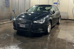 Audi A3 1.6 TDI S-Tronic Ambiente - 02/2013