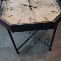 Tavolo da salotto con orologio incorporato . 60x60