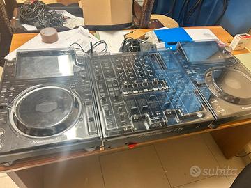 Comsole pioneer coppia cdj3000 e mixer Djm-A9