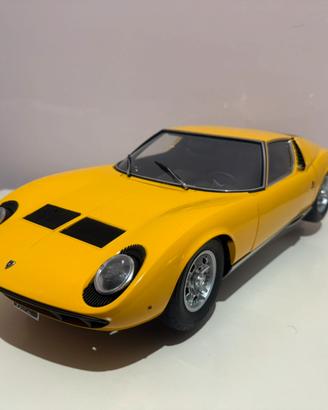 Lamborghini miura 1/8 hachette