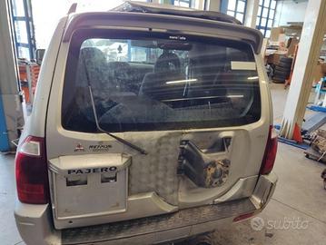 Portellone nudo MITSUBISHI PAJERO del 2005