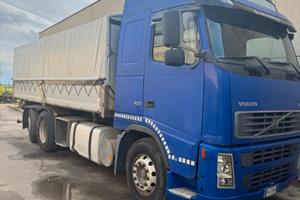 Camion Ribaltabile trilaterale Volvo