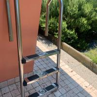scaletta piscina