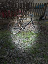 Bicicletta Fixed Urban City sella Brooks