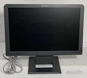 2 Monitor Pc, con tastiera e mouse, in permuta