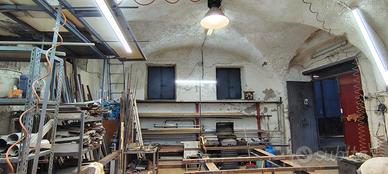 Bottega 110mq tra il Porto e il Castello Ursino