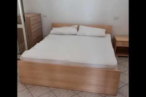 Appartamento docce esterne e giardino