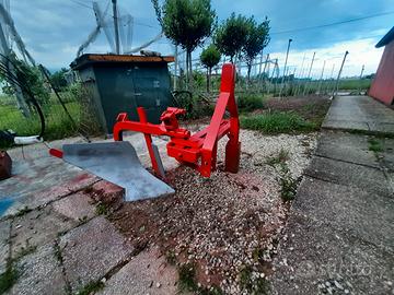 aratro per trattore 