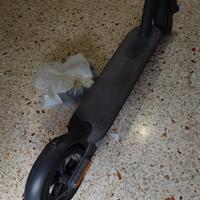 Xiaomi Mi Electric Scooter Essential


