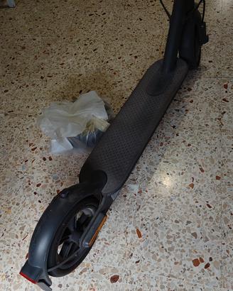 Xiaomi Mi Electric Scooter Essential


