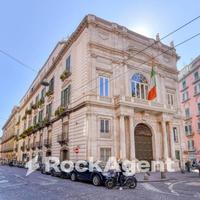 CENTRALE - PALAZZO SIGNORILE - AMPIO TRAFFICO VEIC