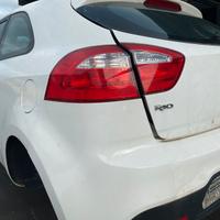 Ricambi usati per Kia Rio 3 porte 1.1 CRDI