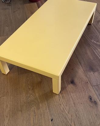 Tavolino design giallo laccato – 110x55x25 cm