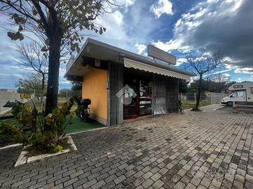 MONOLOCALE A ALBA ADRIATICA