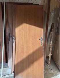 7 porte in legno massello