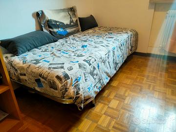 Letto singolo con materasso, copri letto e cuscini - Arredamento e  Casalinghi In vendita a Treviso