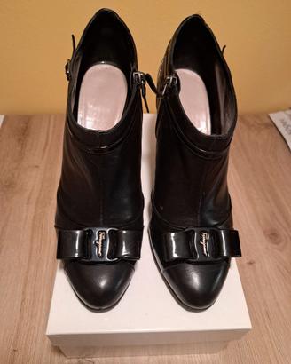 Stivaletti Ferragamo